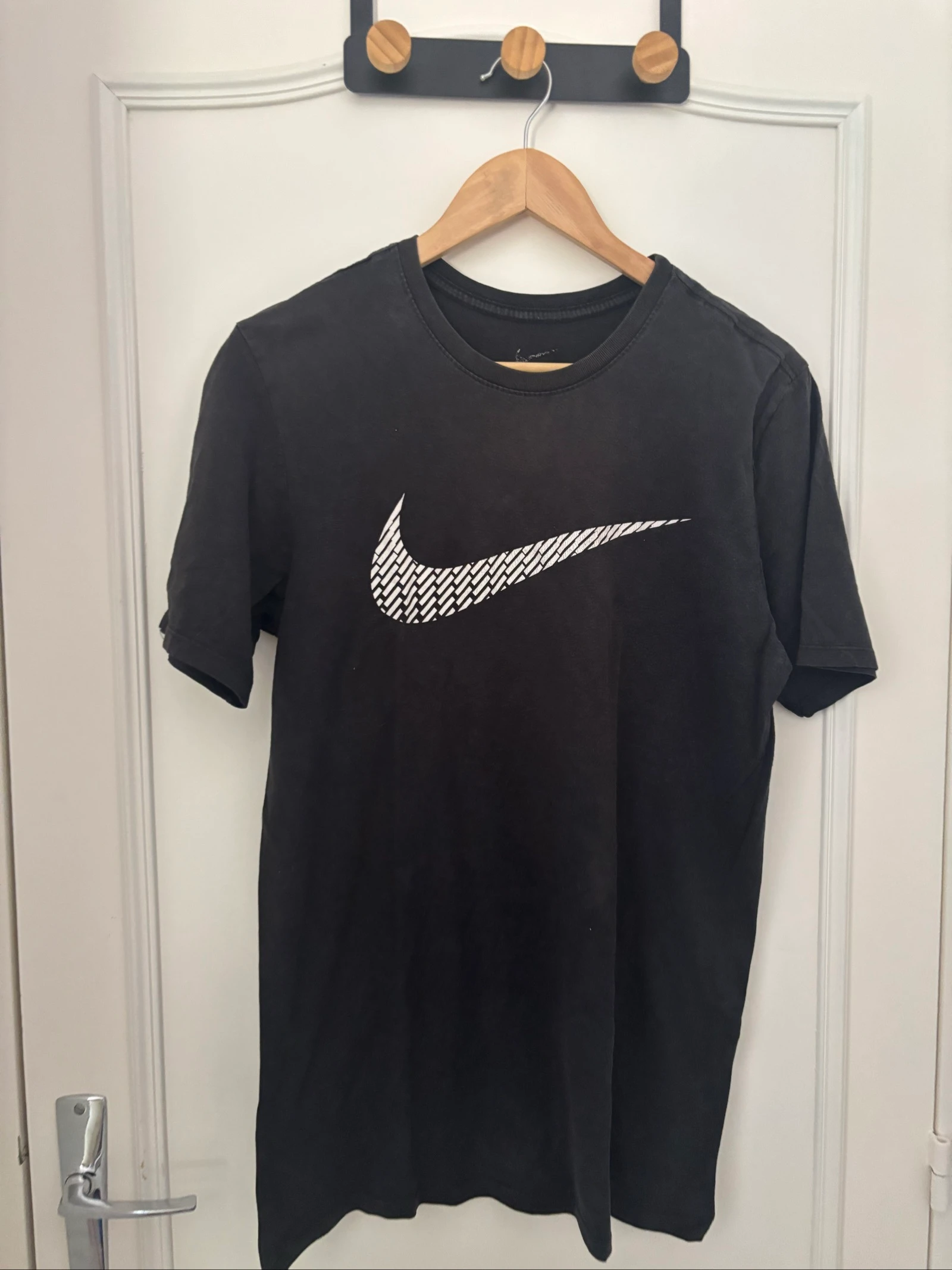 161/ Black T-shirt Nike white - Nike - Size M – photo 2